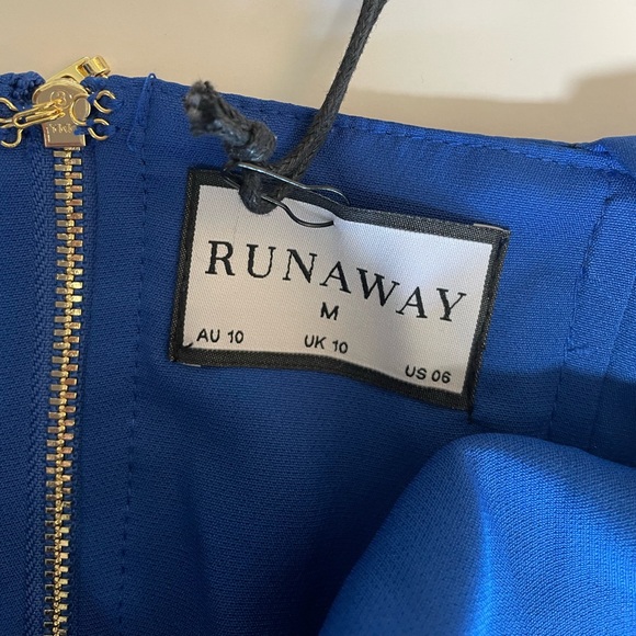 NWT 🏷️ Runaway The Label Crop Top - Picture 3 of 4